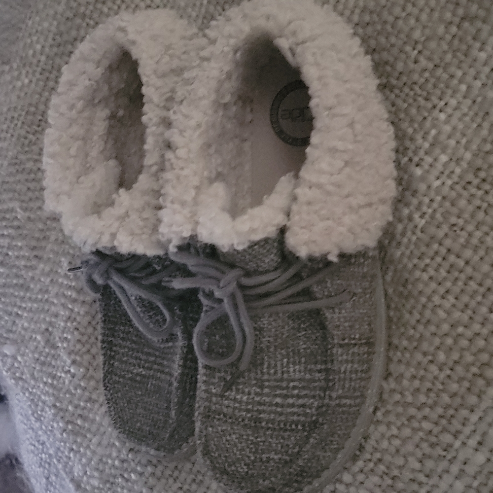 Cute Women's Hey Dude Sherpa shoes